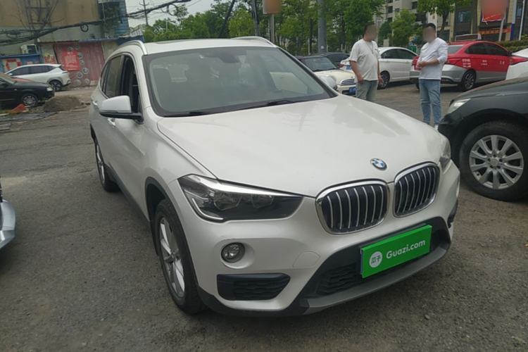 Used BMW X1 2016 sDrive18Li Fashion Model Front Right 45 Deg