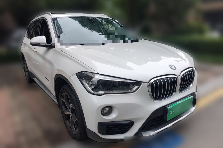 Used BMW X1 2016 sDrive18Li Luxury Model Front Right 45 Deg