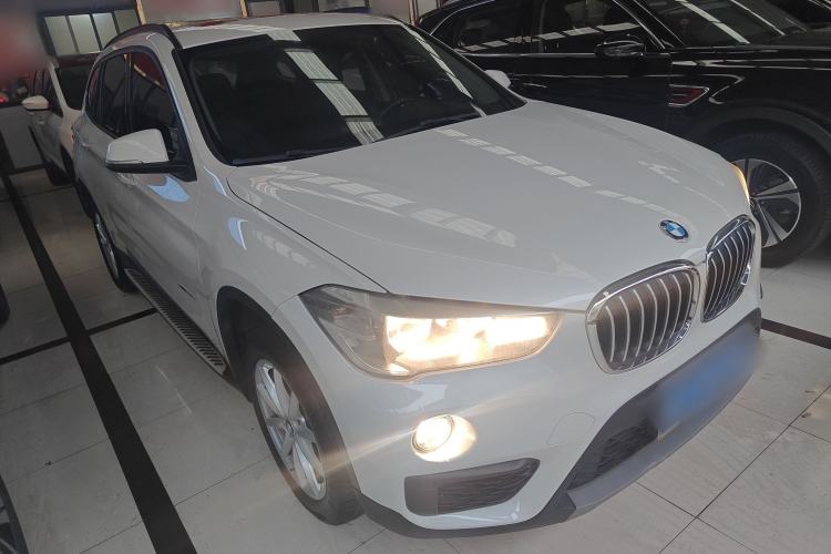 Used BMW X1 2016 sDrive18Li Fashion Model Front Right 45 Deg