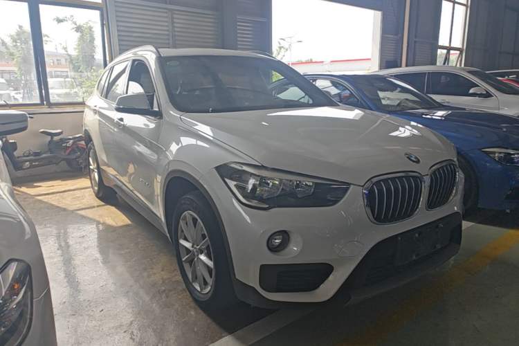 Used BMW X1 2016 sDrive18Li Fashion Model Front Right 45 Deg