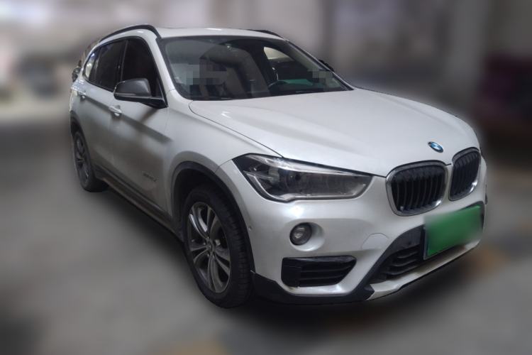 Used BMW X1 2016 sDrive20Li Luxury Model Front Right 45 Deg