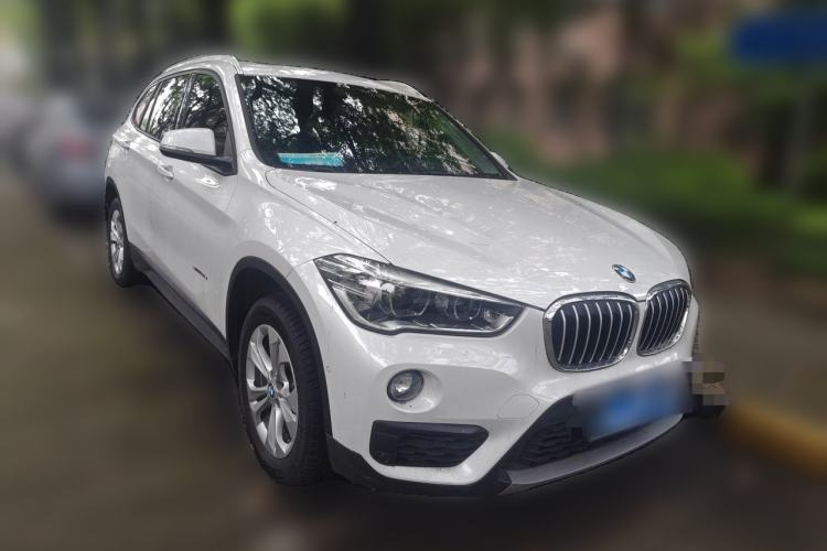 Used BMW X1 2016 sDrive18Li Premium Edition Front Right 45 Deg