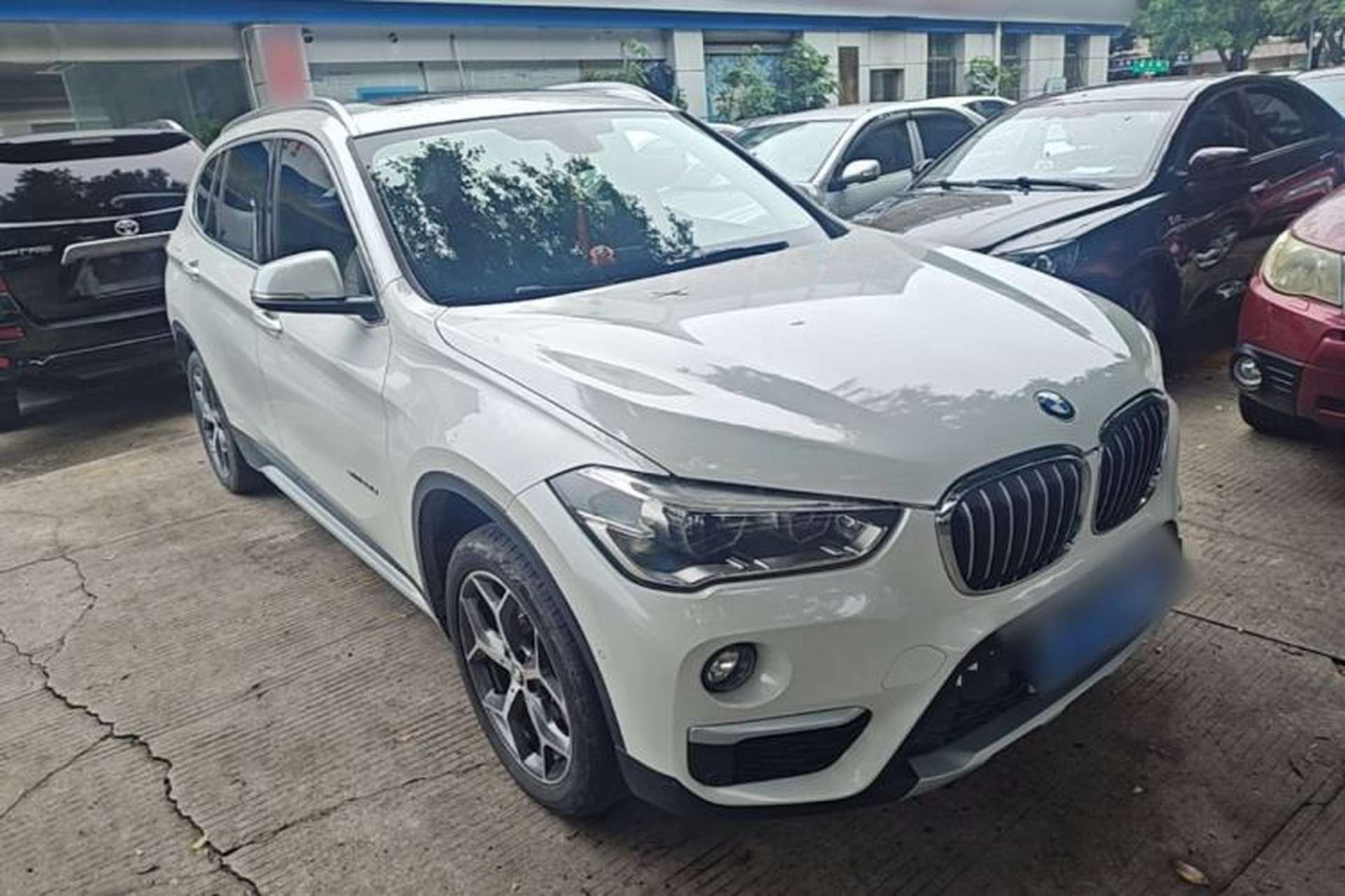 Used BMW X1 2016 sDrive20Li Luxury Model Front Right 45 Deg
