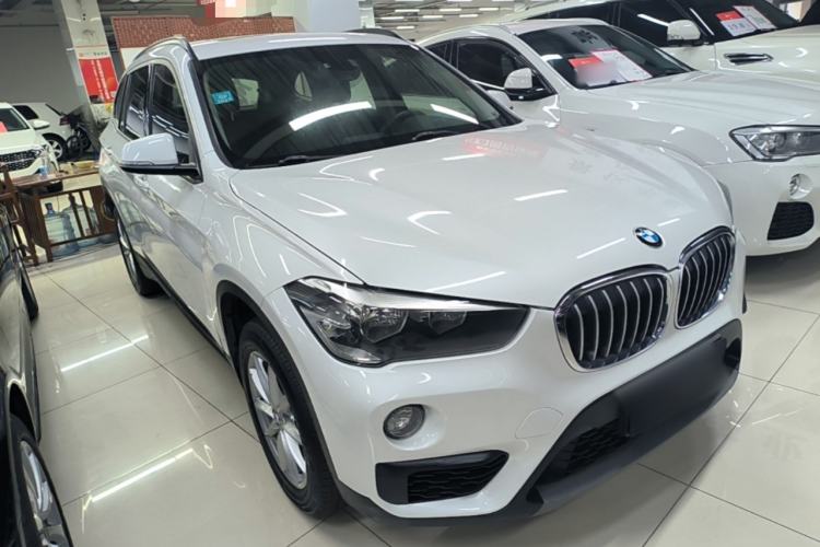 Used BMW X1 2016 sDrive18Li Fashion Model Front Right 45 Deg