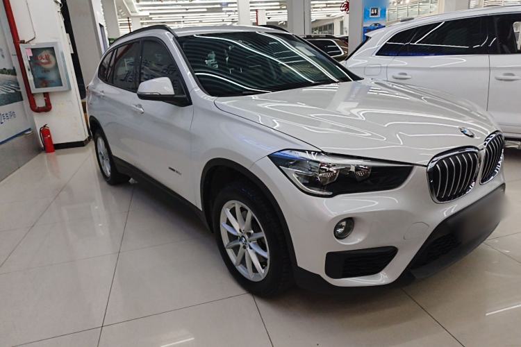 Used BMW X1 2016 sDrive18Li Fashion Model Front Right 45 Deg