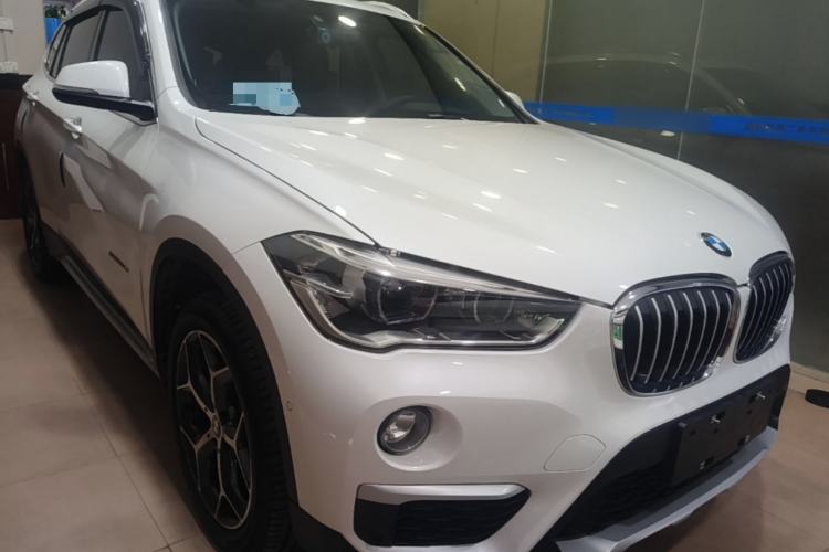 Used BMW X1 2016 sDrive20Li Luxury Model Front Right 45 Deg