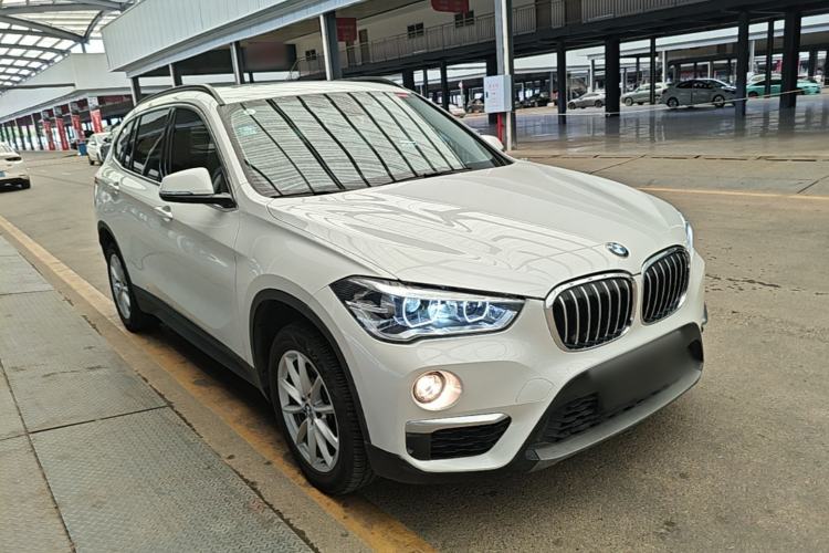 Used BMW X1 2016 sDrive18Li Fashion Model Front Right 45 Deg