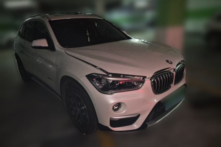 Used BMW X1 2016 sDrive20Li Luxury Model Front Right 45 Deg