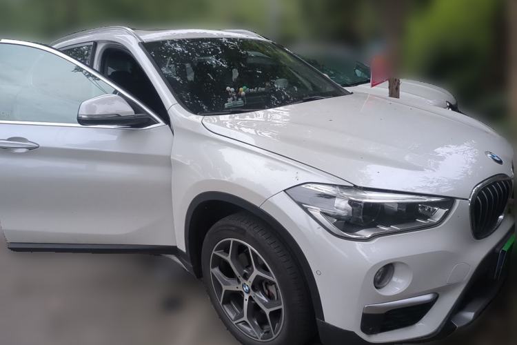 Used BMW X1 2016 sDrive18Li Luxury Model Front Right 45 Deg