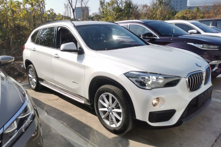 Used BMW X1 2016 sDrive18Li Fashion Model Front Right 45 Deg