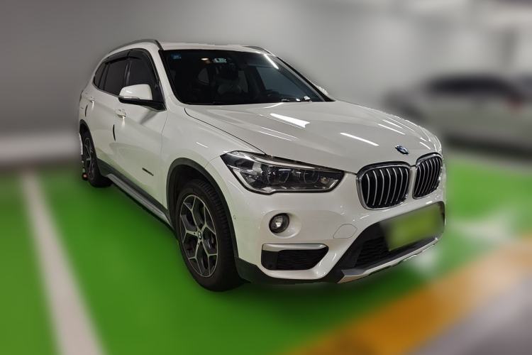 Used BMW X1 2016 sDrive20Li Luxury Model Front Right 45 Deg