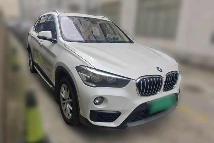 Used BMW X1 2016 sDrive18Li Fashion Model Front Right 45 Deg