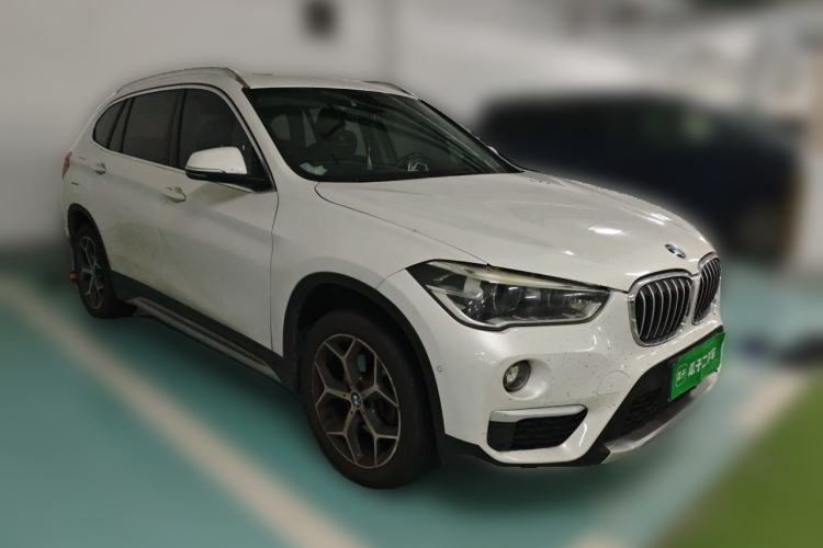 Used BMW X1 2016 sDrive18Li Luxury Model Front Right 45 Deg