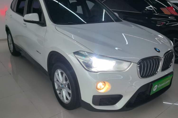 Used BMW X1 2016 sDrive18Li Fashion Model Front Right 45 Deg