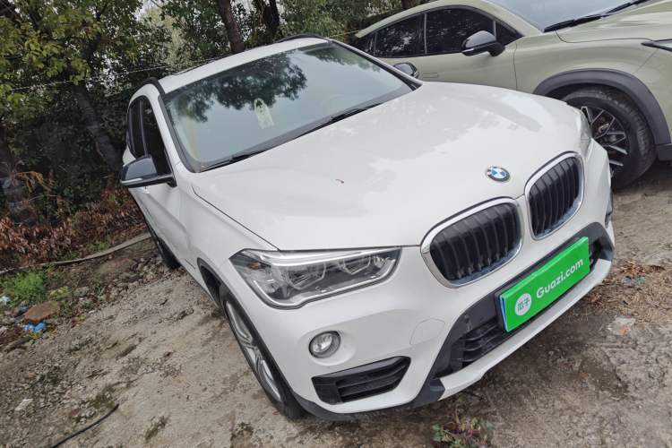 Used BMW X1 2016 sDrive20Li Luxury Model Front Right 45 Deg