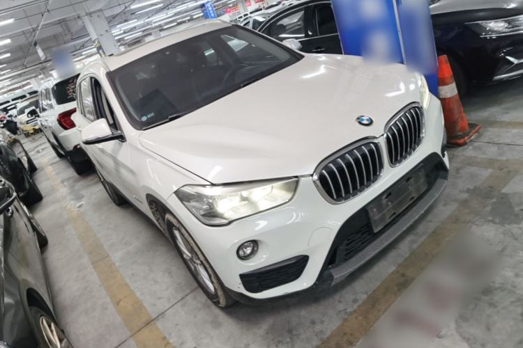 Used BMW X1 2016 sDrive18Li Fashion Model Front Right 45 Deg
