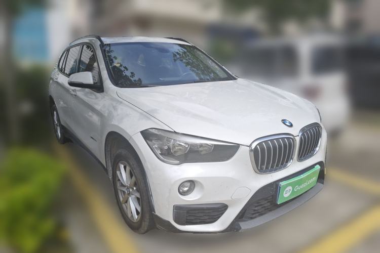 Used BMW X1 2016 sDrive18Li Fashion Model Front Right 45 Deg