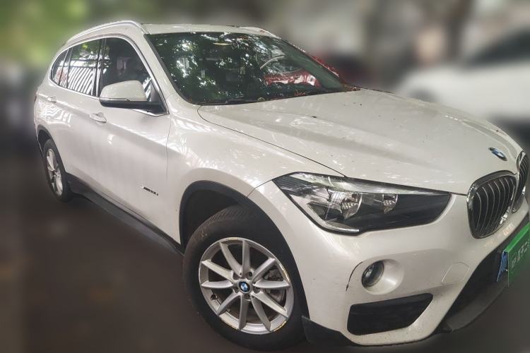 Used BMW X1 2016 sDrive18Li Fashion Model Front Right 45 Deg