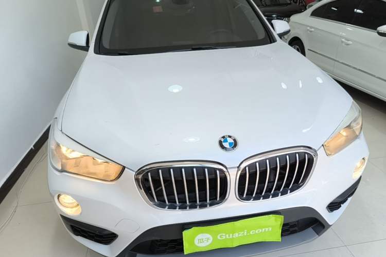 Used BMW X1 2016 sDrive18Li Fashion Model Front Right 45 Deg