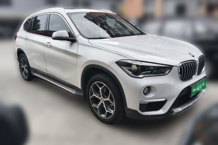 Used BMW X1 2016 sDrive18Li Luxury Model Front Right 45 Deg