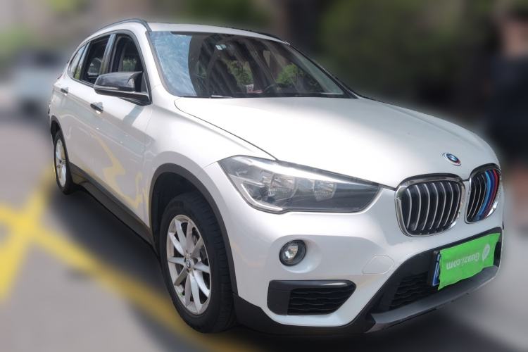 Used BMW X1 2016 sDrive18Li Fashion Model Front Right 45 Deg