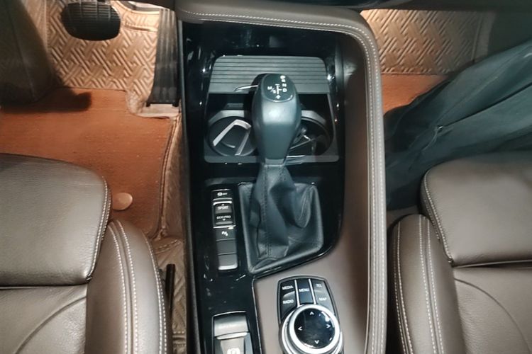 Used BMW X1 2016 sDrive20Li Luxury Model Gear Lever