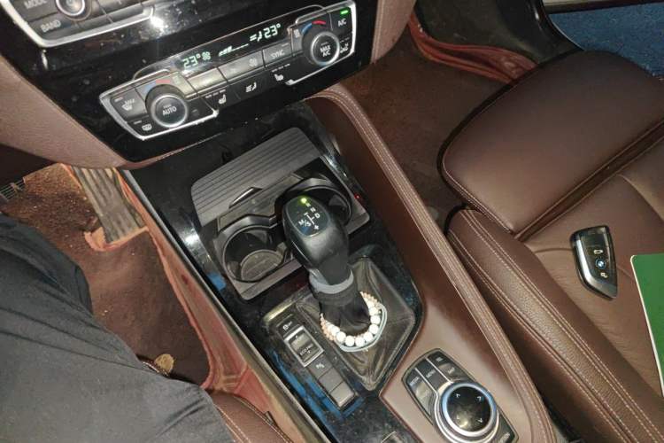 Used BMW X1 2016 sDrive20Li Luxury Model Gear Lever