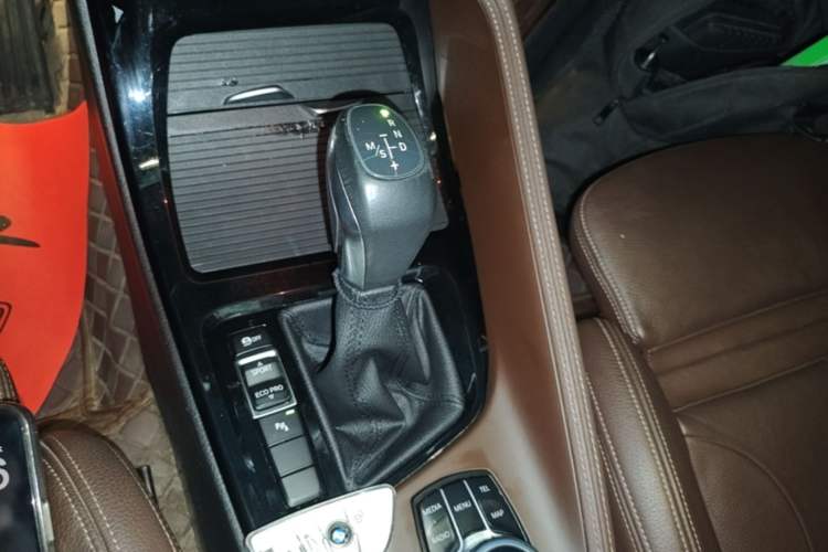 Used BMW X1 2016 sDrive20Li Luxury Model Gear Lever