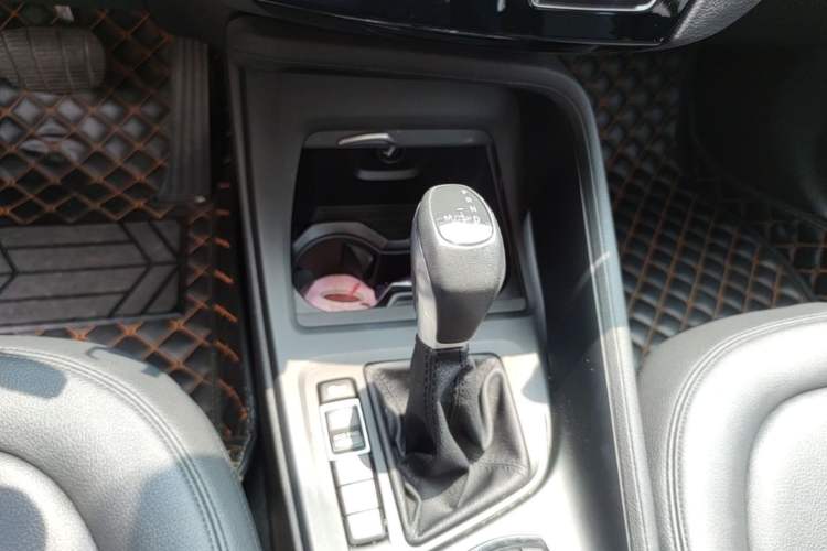 Used BMW X1 2016 sDrive18Li Premium Edition Gear Lever