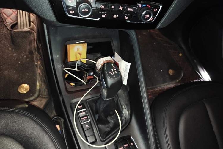 Used BMW X1 2016 sDrive18Li Premium Edition Gear Lever