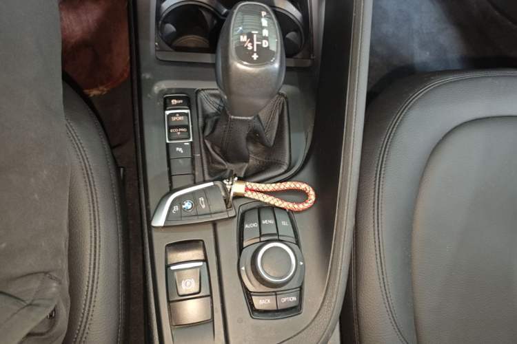 Used BMW X1 2016 sDrive18Li Premium Edition Gear Lever