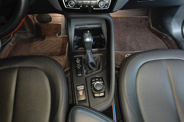 Used BMW X1 2016 sDrive18Li Premium Edition Gear Lever