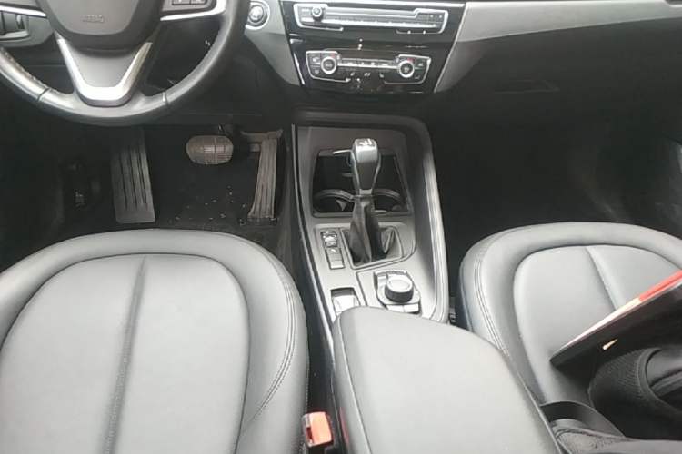 Used BMW X1 2016 sDrive18Li Premium Edition Gear Lever