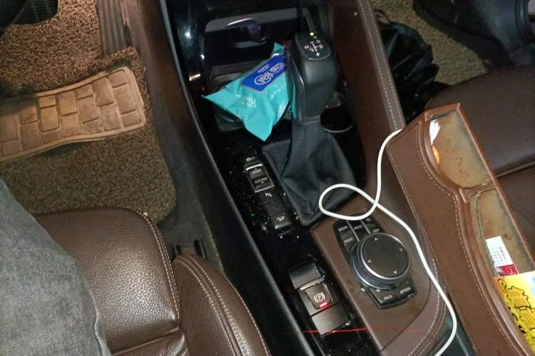 Used BMW X1 2016 xDrive20Li Luxury Model Gear Lever