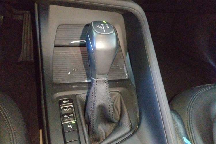 Used BMW X1 2016 sDrive18Li Premium Edition Gear Lever