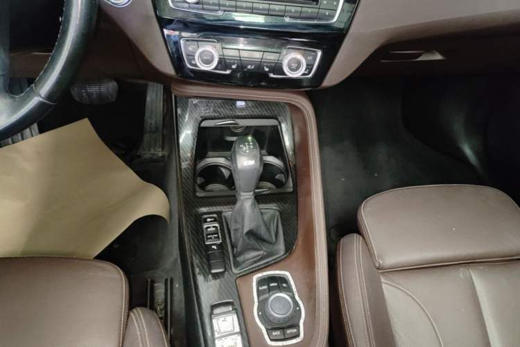 Used BMW X1 2016 sDrive18Li Luxury Model Gear Lever