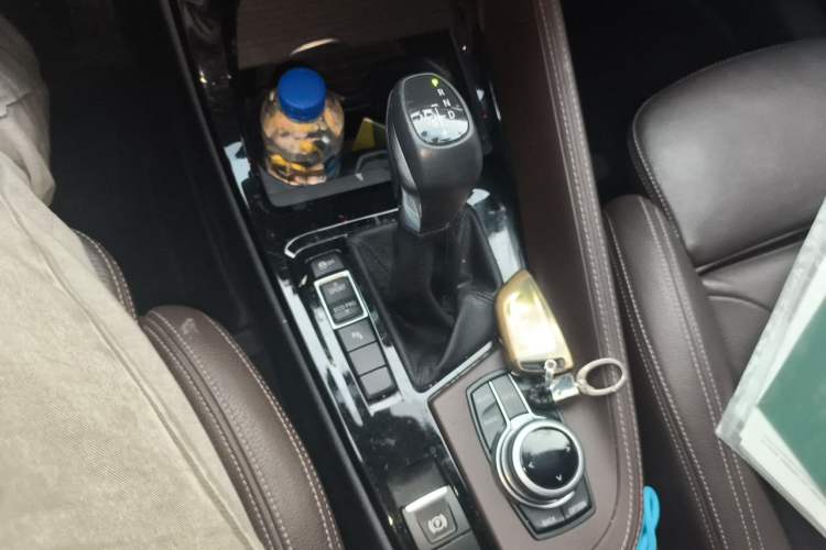 Used BMW X1 2016 sDrive20Li Luxury Model Gear Lever