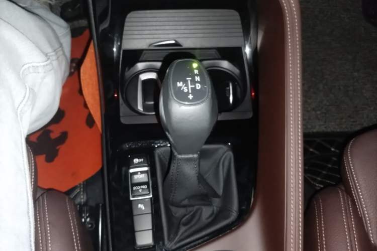 Used BMW X1 2016 sDrive20Li Luxury Model Gear Lever