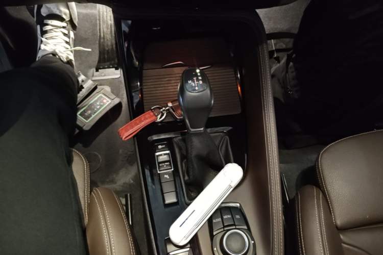 Used BMW X1 2016 sDrive18Li Luxury Model Gear Lever