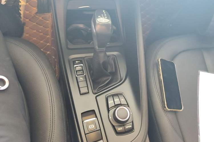Used BMW X1 2016 sDrive18Li Premium Edition Gear Lever
