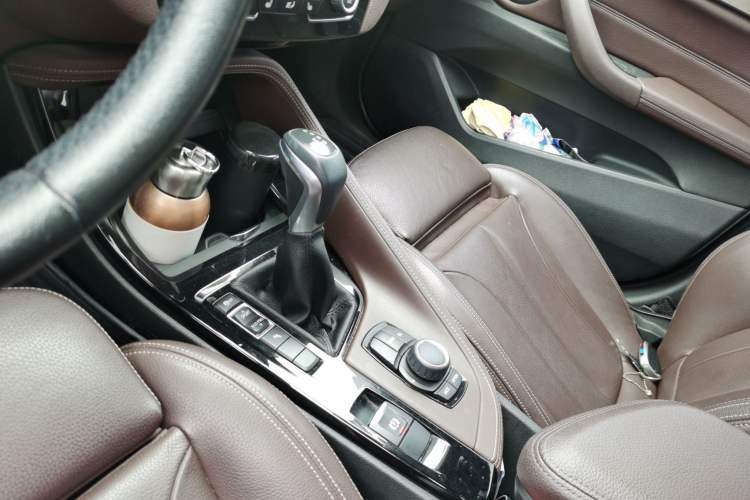 Used BMW X1 2016 sDrive18Li Luxury Model Gear Lever