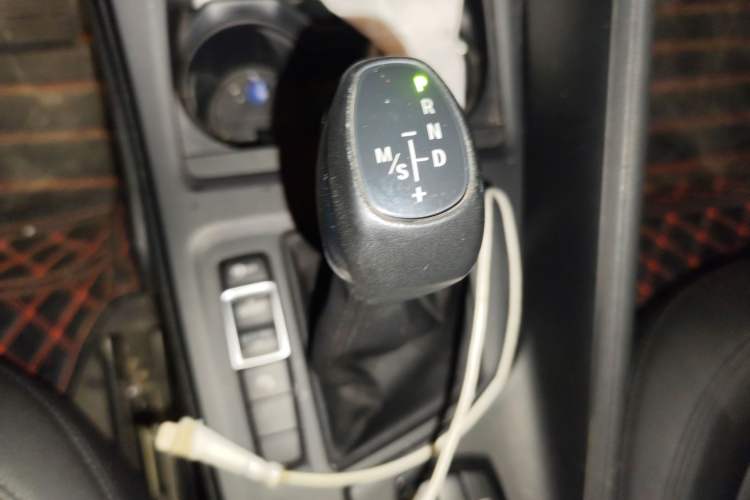 Used BMW X1 2016 sDrive18Li Premium Edition Gear Lever