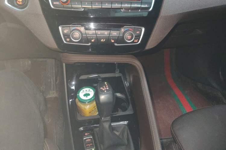 Used BMW X1 2016 sDrive20Li Luxury Model Gear Lever