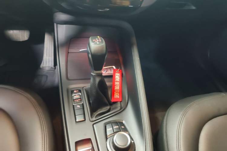 Used BMW X1 2016 sDrive18Li Premium Edition Gear Lever