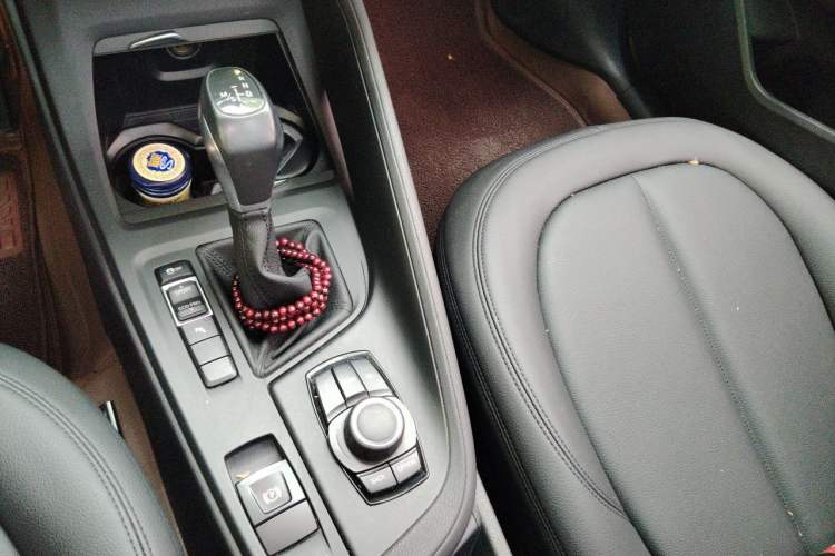 Used BMW X1 2016 sDrive18Li Premium Edition Gear Lever