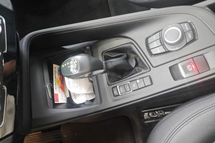 Used BMW X1 2016 sDrive18Li Premium Edition Gear Lever