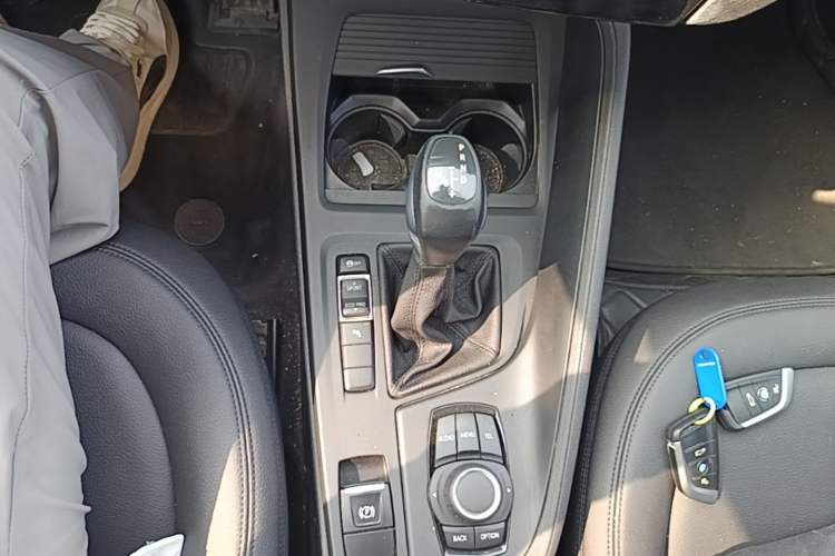 Used BMW X1 2016 sDrive18Li Premium Edition Gear Lever