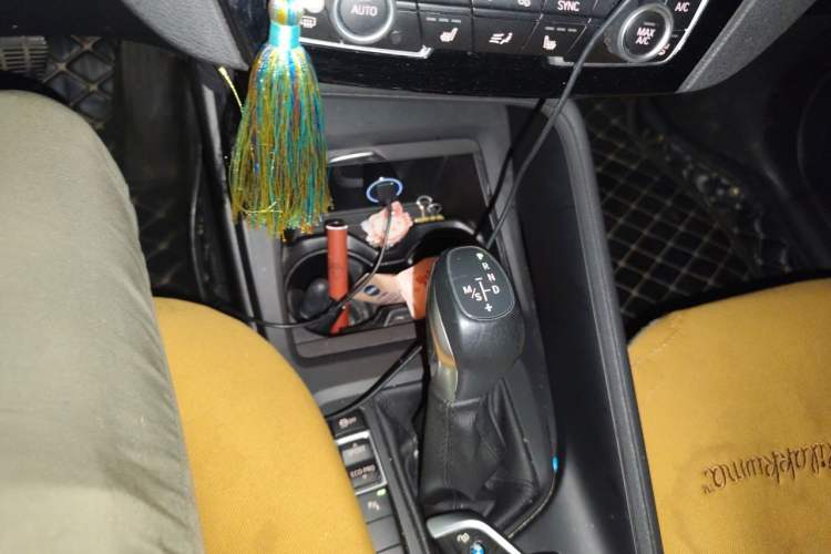 Used BMW X1 2016 sDrive18Li Premium Edition Gear Lever