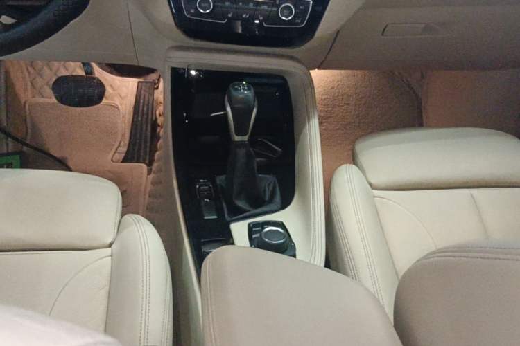 Used BMW X1 2016 sDrive18Li Luxury Model Gear Lever