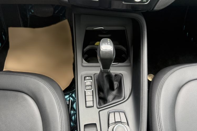 Used BMW X1 2016 sDrive18Li Premium Edition Gear Lever